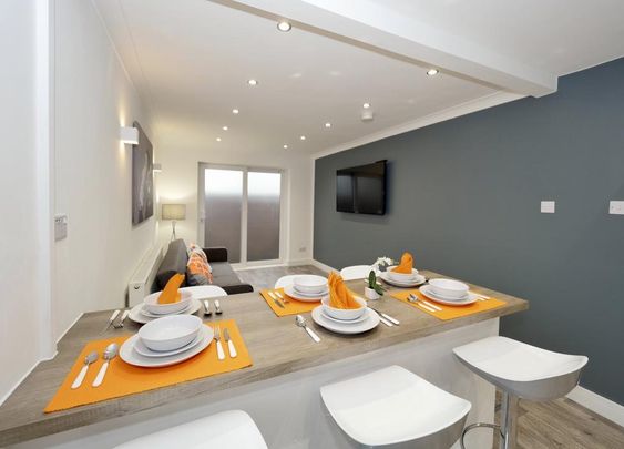 1 bedroom in a house share to rent - Photo 1