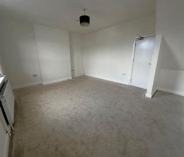 4 bedroom terraced house to rent - Photo 4