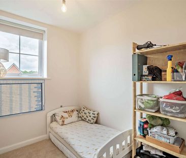 Stylish modern five bedroom family home on Chester cul-de-sac - Photo 5