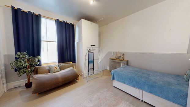 Studio to rent - Photo 1