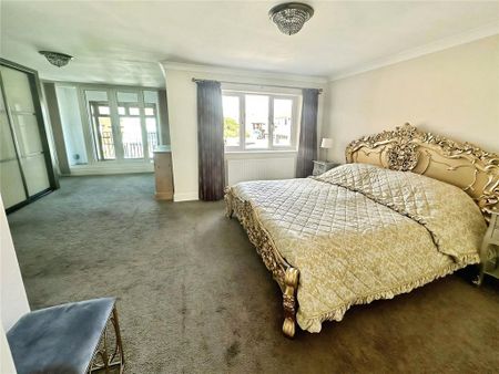 4 bedroom detached house to rent - Photo 4