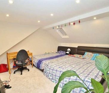 Elm Close, Woking, Surrey, GU21 - Photo 5