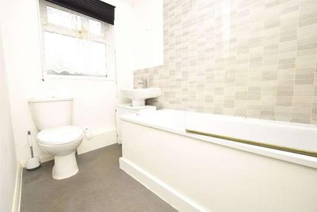 George Street, Romford, Essex, RM1 - Photo 2