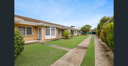 Partly Furnished & Beautifully Renovated: A Private City-Fringe Retreat - Photo 4