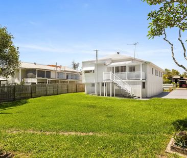 Spacious Queenslander with Big Backyard and Dual Living Option - Photo 3
