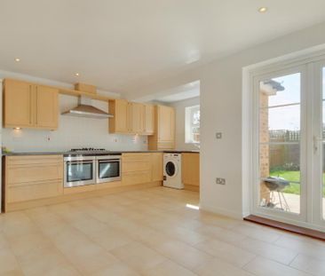 3 bedroom semi-detached house to rent - Photo 5