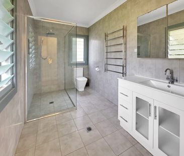 MODERN COASTAL LIVING JUST METRES FROM THE BEACH - Photo 1