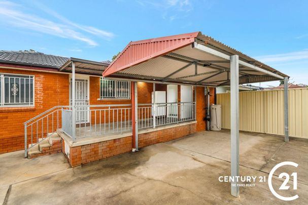 Modern Three Bedroom Family Home - Photo 1