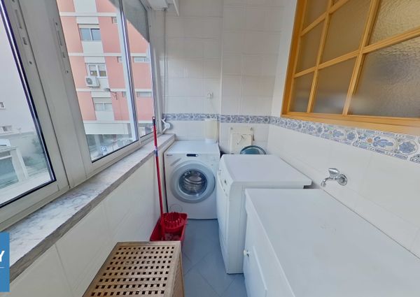 Apartamento T3 Duplex Mobilado - Av. E.U.A.