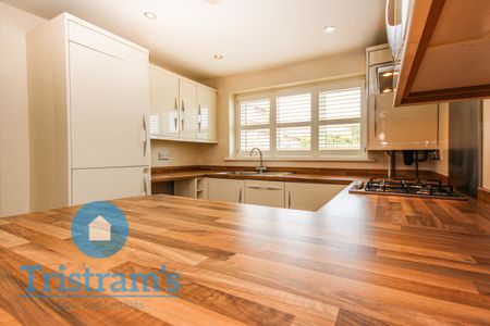 2 bed Ground Floor Flat for Rent - Photo 5