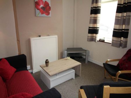 2 bedroom terraced house to rent - Photo 2