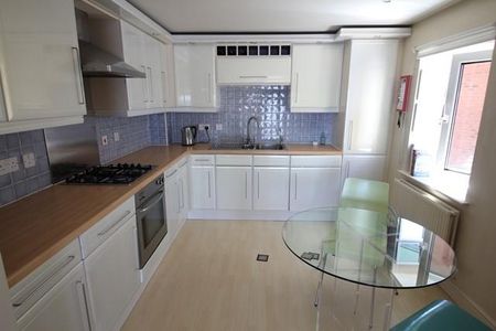 1 bedroom Apartment to let - Photo 4