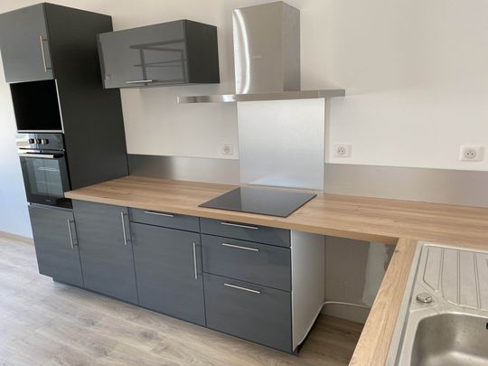 Location Maison 5 pièces 74m² POITIERS 86000 - Photo 1