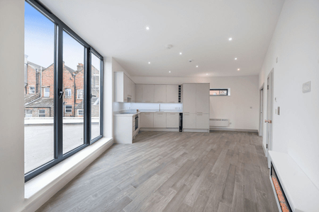 Norbury Crescent, London, SW16 - Photo 3