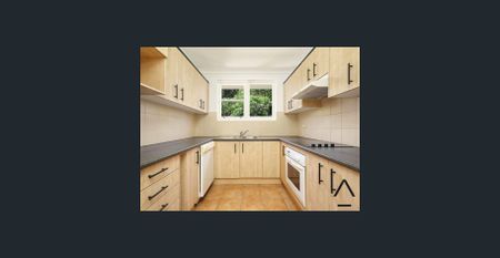 Top Floor Three Bedroom Apartment Moments From Bondi Beach - Photo 3