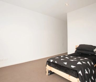 Affordable entry-level into North Melbourne - Photo 2