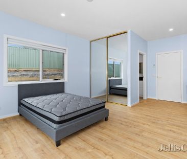 Room 7/9 Nyora Grove, Mount Helen - Photo 3