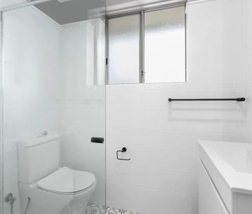 Light-Filled Apartment in Premium Lifestyle Location - Photo 2