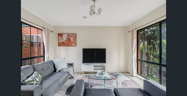 McKinnon 2BR | $1,100 UTILITIES AND FURNITURE INCLUDED | Wi-Fi, Back Yard + Free Parking - Photo 1