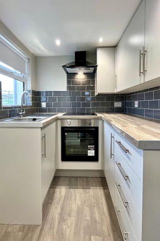 66 Old Carrick Road, Monkstown, Newtownabbey, BT37 0UG - Photo 5