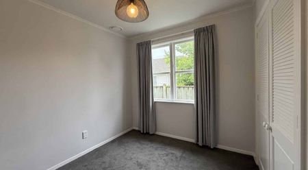 3 Bedroom - Location & Sunshine - Photo 3