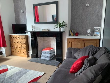 6 bedroom house to rent Lawrence Road, Southsea, PO5 - Photo 2