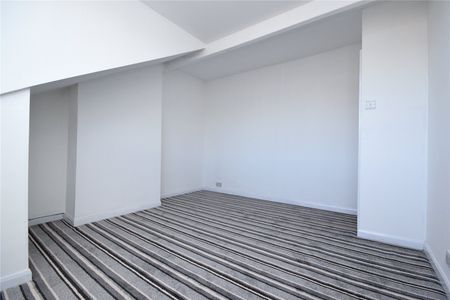 12, Arthington View, Leeds, West Yorkshire, LS10 2ND - Photo 4