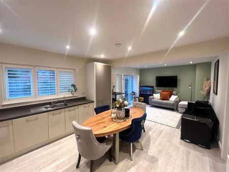 3 bedroom detached house to rent - Photo 3