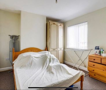 2 Bed Semi-Detached House, Holland Street, NG7 - Photo 4