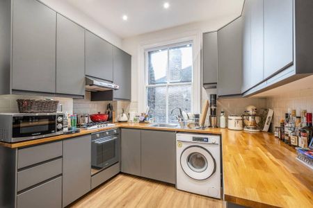 3 bedroom flat to rent - Photo 5