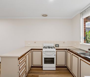 Charming Guildford 2-Bedroom with Alfresco & Workshop - Photo 3