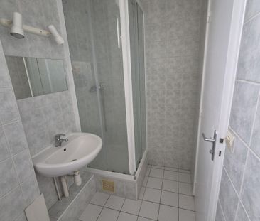 Location Appartement 1 pièce 25m² ST MAUR DES FOSSES 94100 - Photo 3