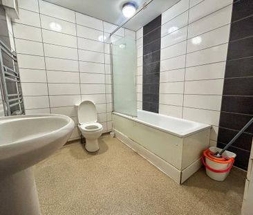 Double Room To Let - HP12 - Photo 6