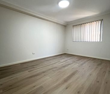 17/245 Targo Road - Photo 3