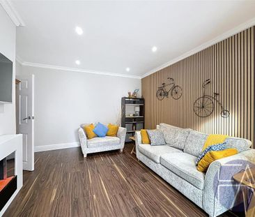 2 bedroom semi-detached house to rent - Photo 2