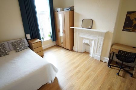 8 bedroom terraced house to rent - Photo 4