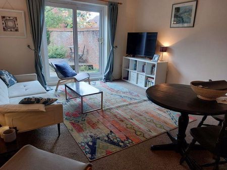 2 bedroom terraced house to rent - Photo 2