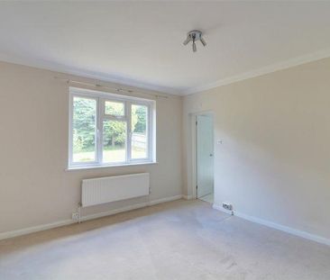 5 bedroom detached house to rent - Photo 3