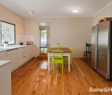 Fully Air-Conditioned - North-East Facing Family Home - Photo 6