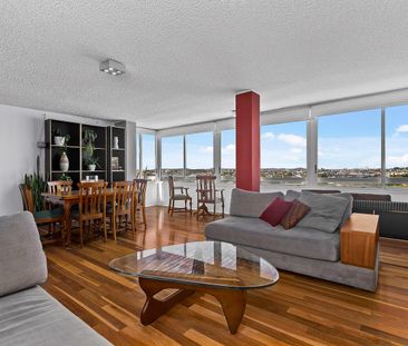 FULLY FURNISHED APARTMENT IN IDEAL HAMILTON LOCATION - Photo 2