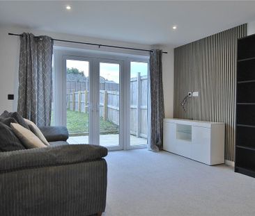 2 bedroom semi-detached house to rent - Photo 2