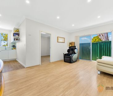 Sunny and Spacious Family Home with Big Park Next to You - Photo 3