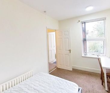 Clarendon Park Road, Leicester - Photo 2