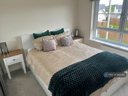 5 bedroom detached house to rent - Photo 4
