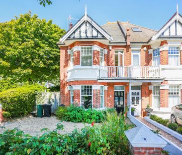 4 bedroom semi-detached house to rent - Photo 2