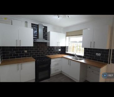 2 bedroom semi-detached house to rent - Photo 4