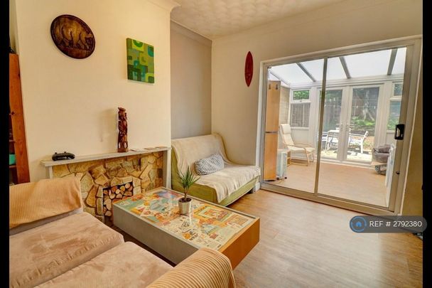 2 bedroom maisonette to rent - Photo 1