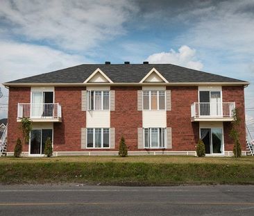 Beau grand 5 1/2 Récent STYLE CONDO Disponible le 1 Juillet 2026 - Photo 4