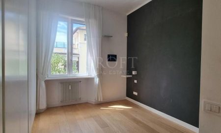 Parioli-Piazza delle Muse: Restored 3 bedroom, 3 Bath, spacious living, kitchen, balcony, near park, master bed & 2 single bedrooms. Ref 1045 - Photo 5