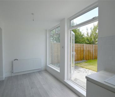 4 bedroom terraced house to rent - Photo 6